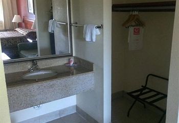 Econo Lodge Норволк Екстер'єр фото